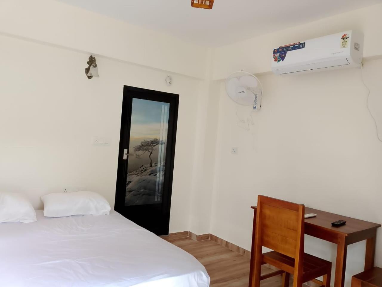 Cloudscape Homestay Pirmed Ngoại thất bức ảnh